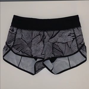 lululemon speed shorts in dottie tribe